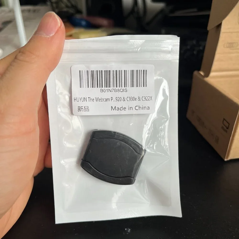 Logitech Webcam for Streamers (Full 1080p HD) + Privacy Shutter